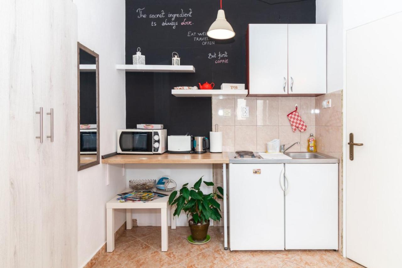 Studio Apartman Djakovic แฮร์เซ็ก-โนวี ภายนอก รูปภาพ